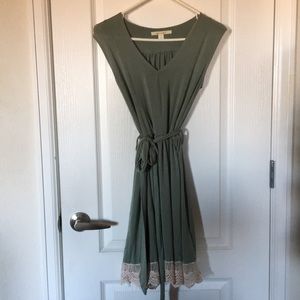JASMINE GREEN DRESS WITH LACE